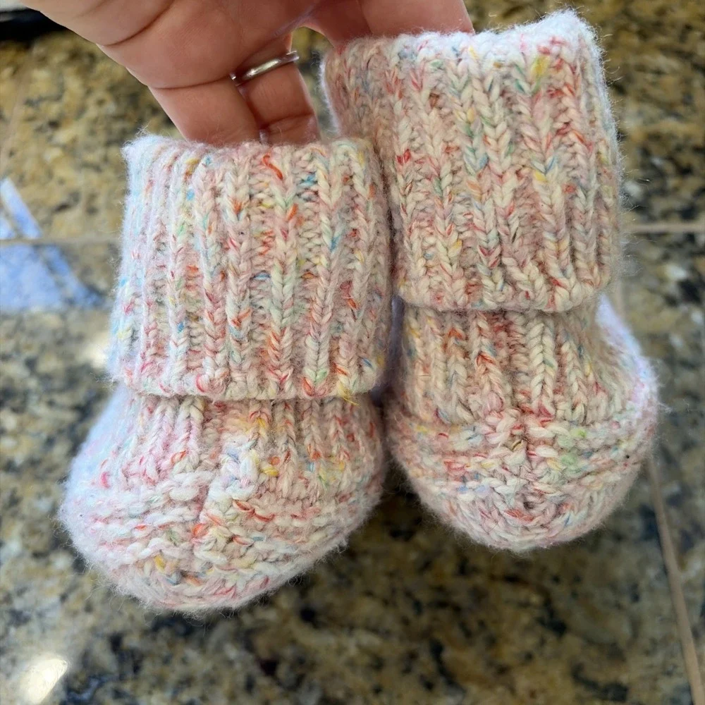 Bombas Pink/Multi Cable Knit Gripper Slippers Unisex Youth Kid Girl Shoes 11-13